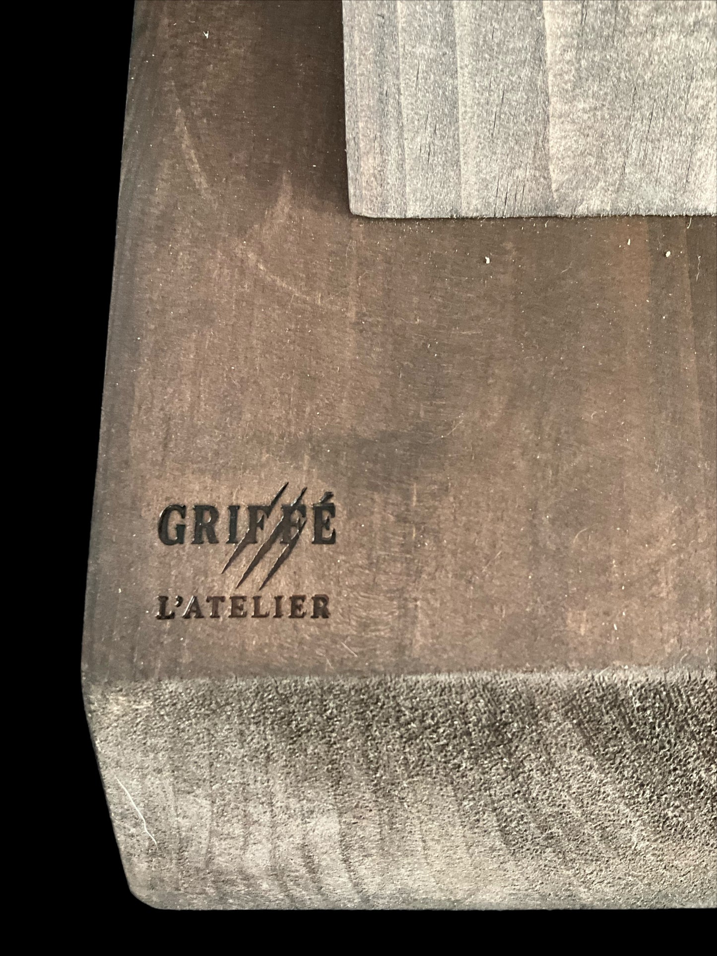 Griffoir en bois avec corde de sisal